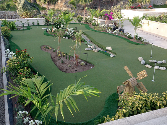 Rooftop putting green